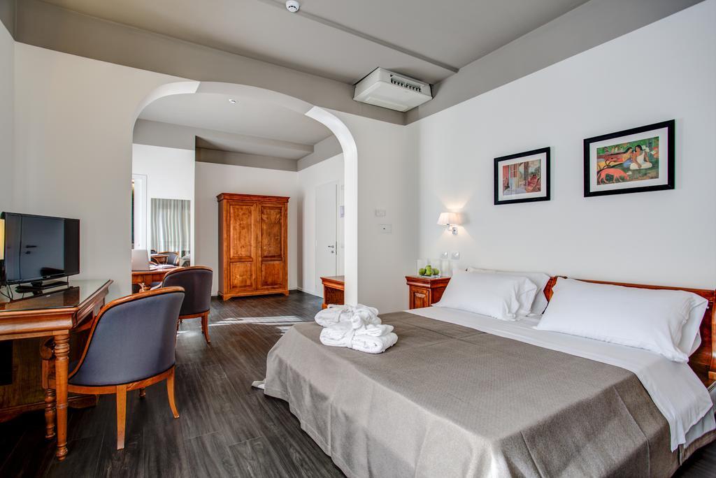 Hotel Cristallo Cattolica Esterno foto