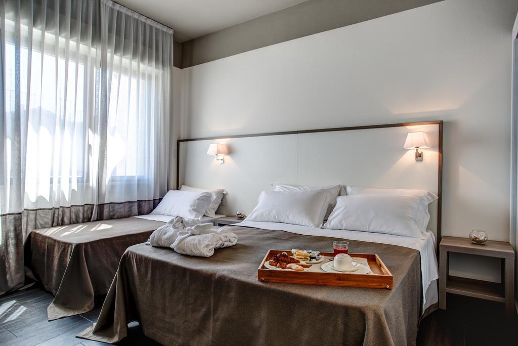 Hotel Cristallo Cattolica Camera foto